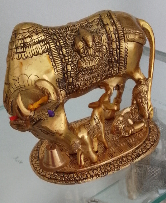 Kamdhenu Pratima With Kanha