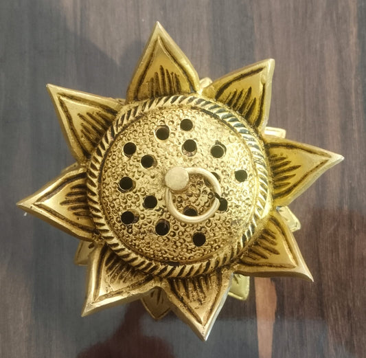 Lotus Loban Dhoopdaan – Decorative Brass Incense Holder (3 × 4 × 4 Inch, Super Fine Brass)