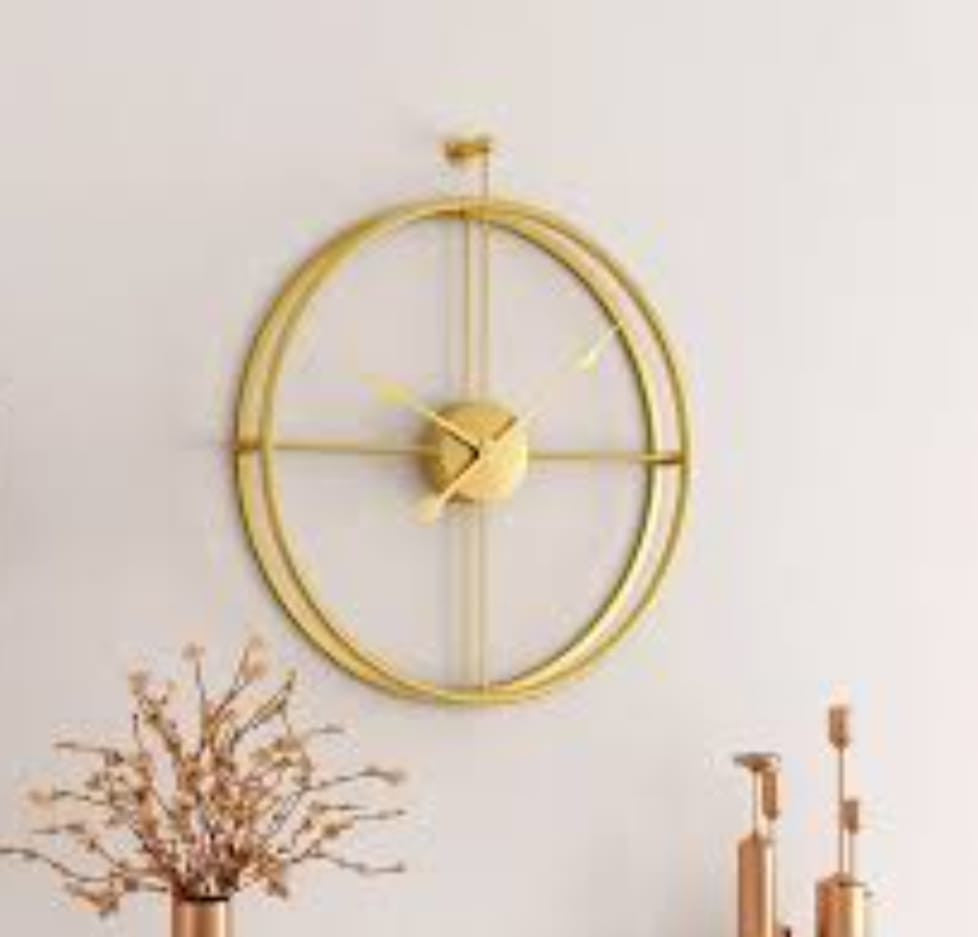 Metal Wall Décor Watch