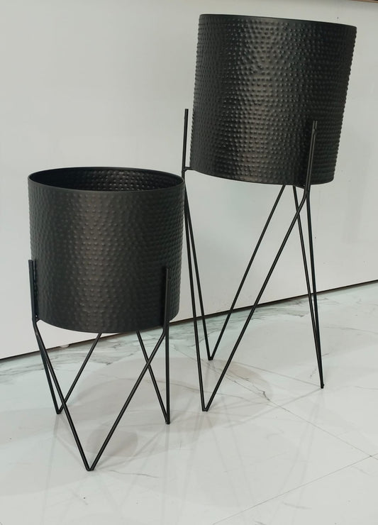 Black Matte Metal Planter – 28 Inch Modern Decorative Plant Holder