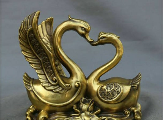 Brass Love Swan Pair – Romantic Decorative Showpiece