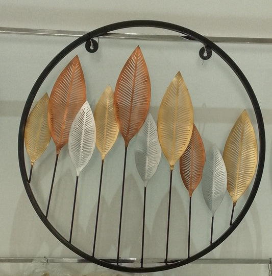 Circle With Leaf Wall Décor