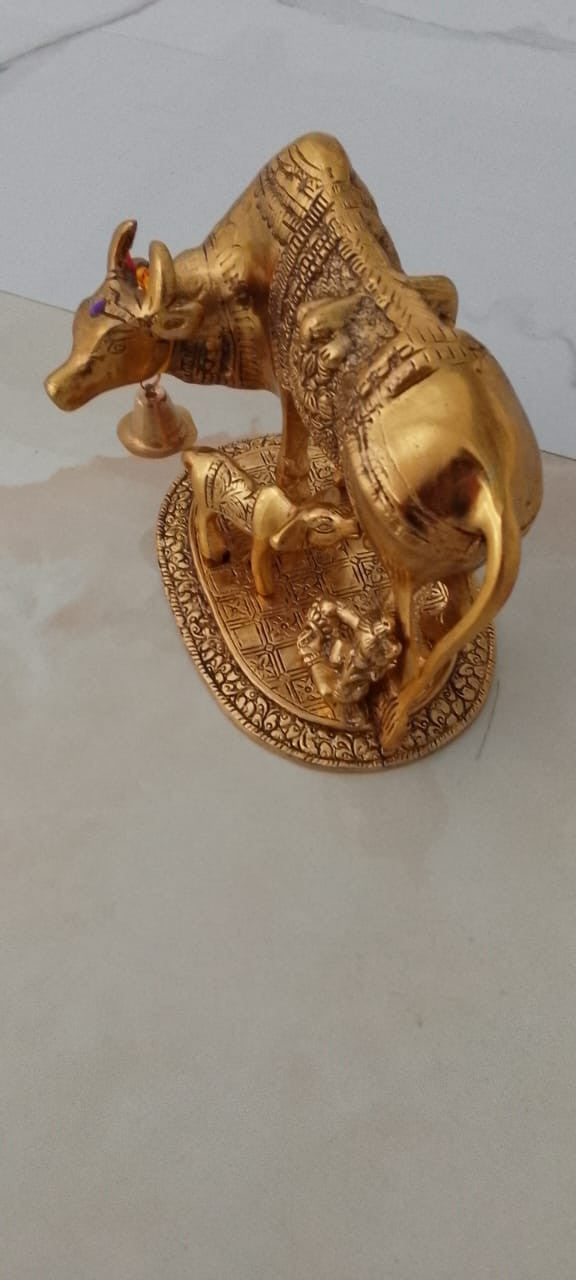 Kamdhenu Pratima With Kanha