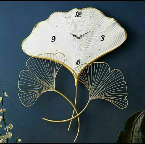 Designer Metal Leaves Shape Wall Clock