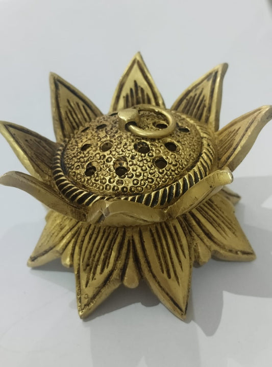 Lotus Loban Dhoopdaan – Decorative Brass Incense Holder (3 × 4 × 4 Inch, Super Fine Brass)